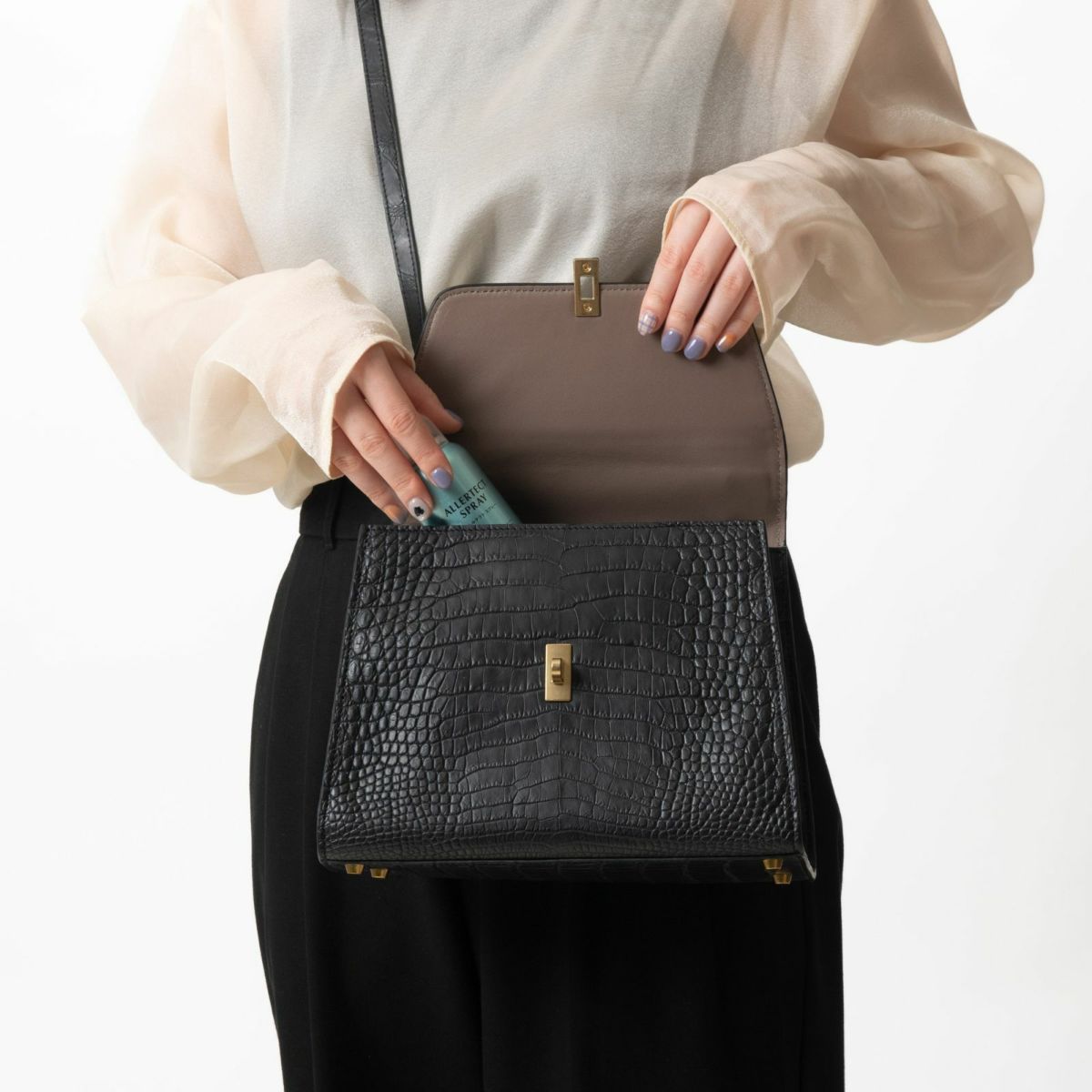 MADE IN ITALYクロコバッグ中カラブリアン・ブラック6
