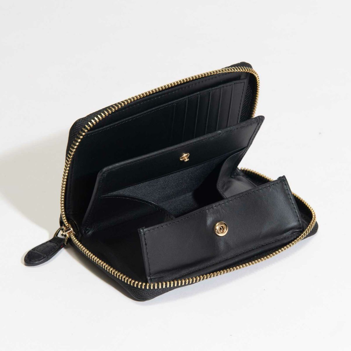 ベビーホーンクロコラウンドサイフブラック3