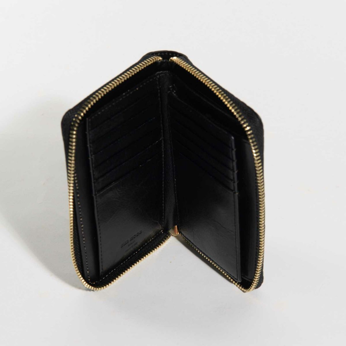MADE IN ITALYクロコラウンドサイフ本シリーズ唯一のメンズテイストモデルカラブリアンブラック4