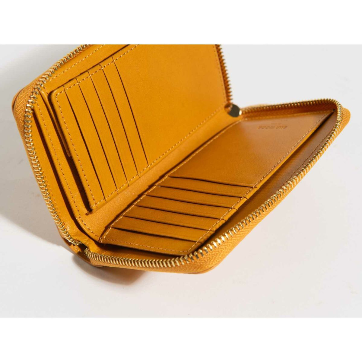 MADE IN ITALYクロコラウンドサイフ本シリーズ唯一のメンズテイストモデルトスカーナイエロー5