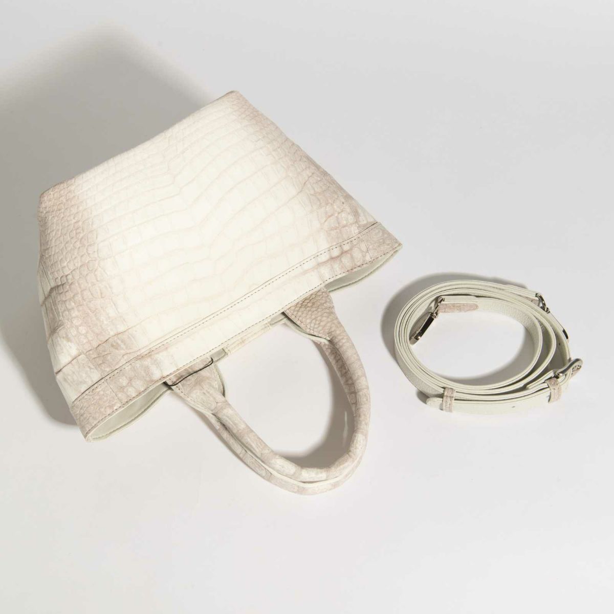 ヒマラヤ染めマットクロコ2匹使い裏面ラムレザー使いバッグ4