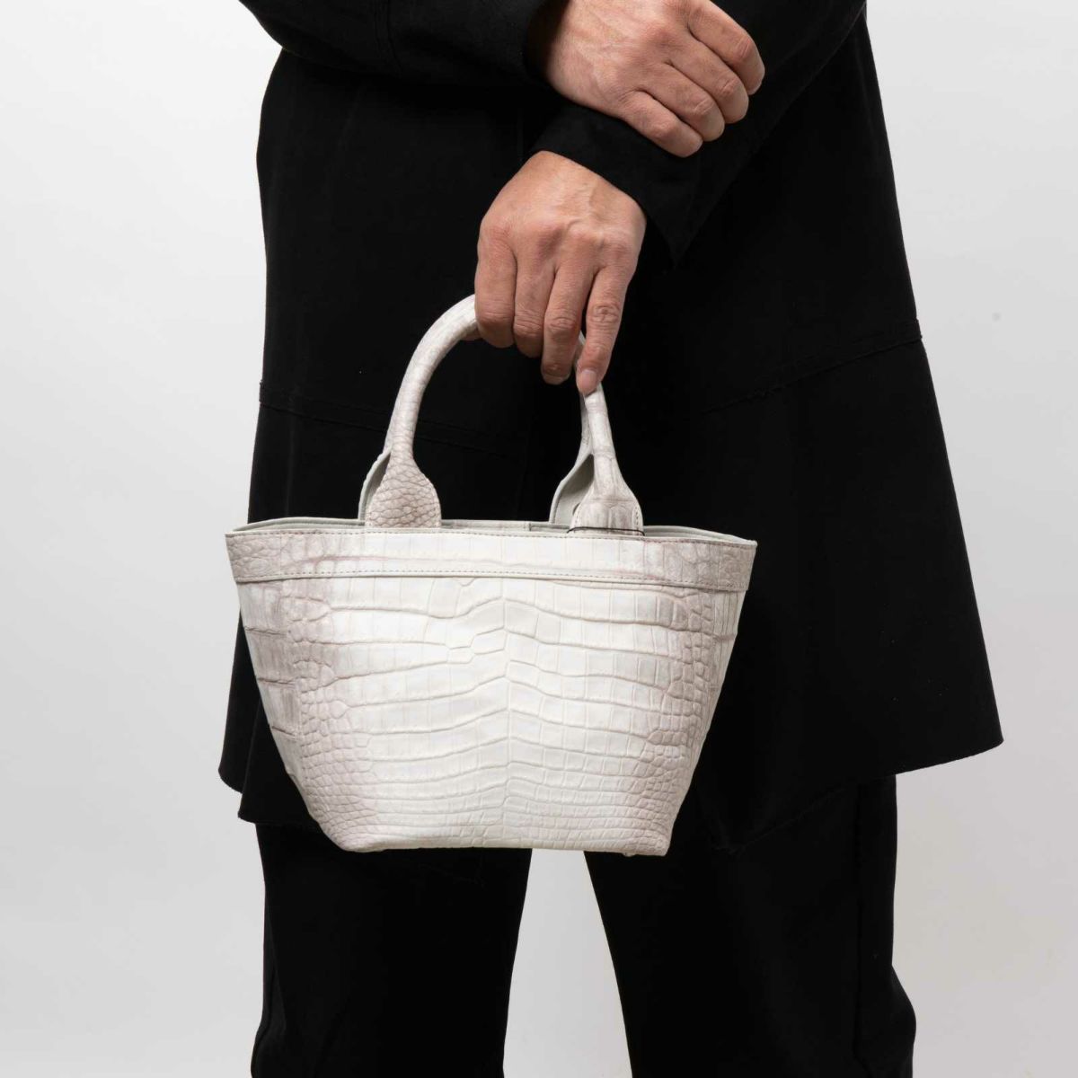 ヒマラヤ染めマットクロコ2匹使い裏面ラムレザー使いバッグ6