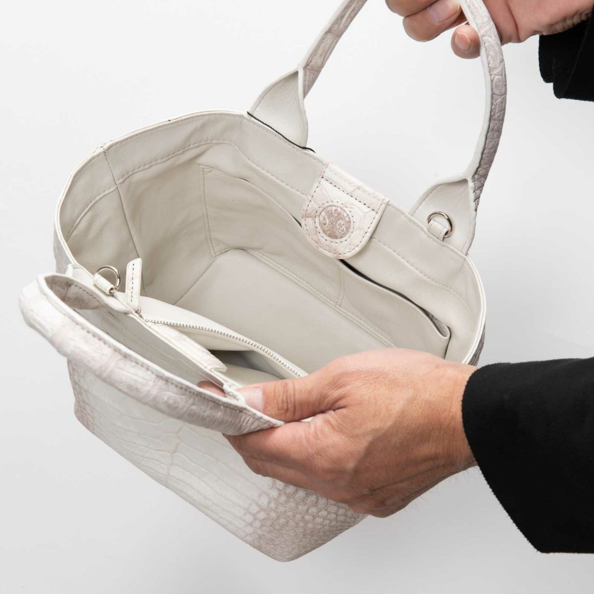 ヒマラヤ染めマットクロコ2匹使い裏面ラムレザー使いバッグ8